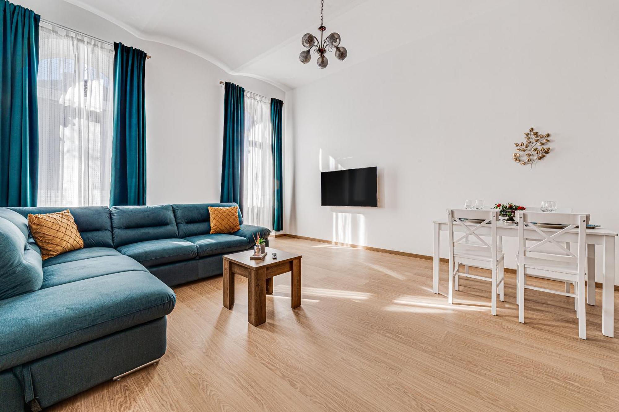 Ari Central Grand Apartments - Luxurious Stay อาราด ภายนอก รูปภาพ