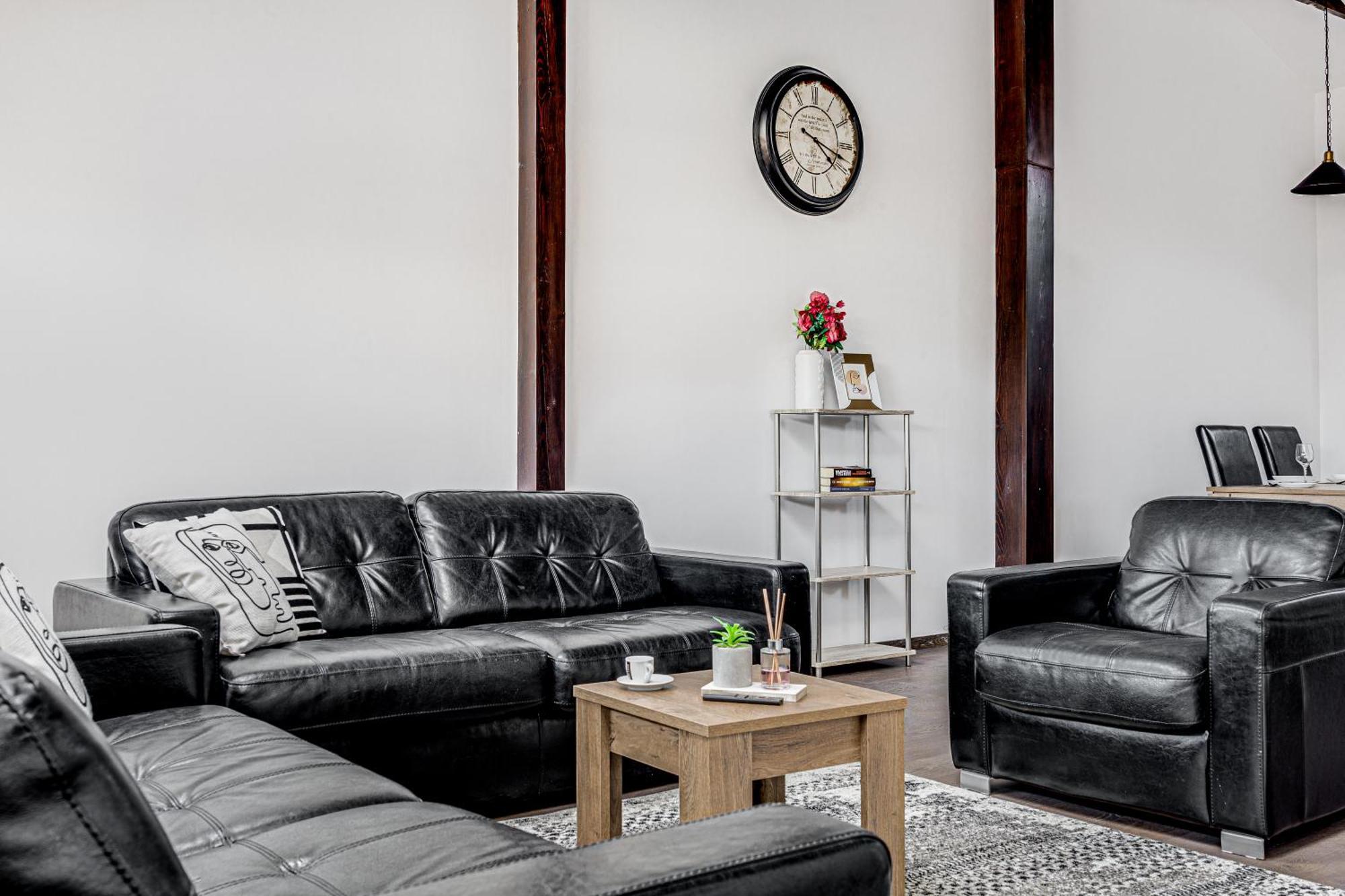 Ari Central Grand Apartments - Luxurious Stay อาราด ภายนอก รูปภาพ