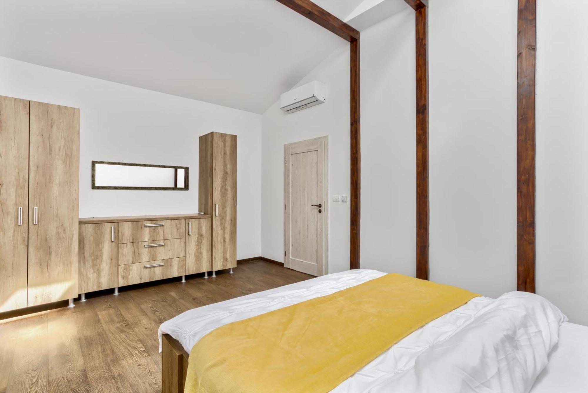 Ari Central Grand Apartments - Luxurious Stay อาราด ภายนอก รูปภาพ