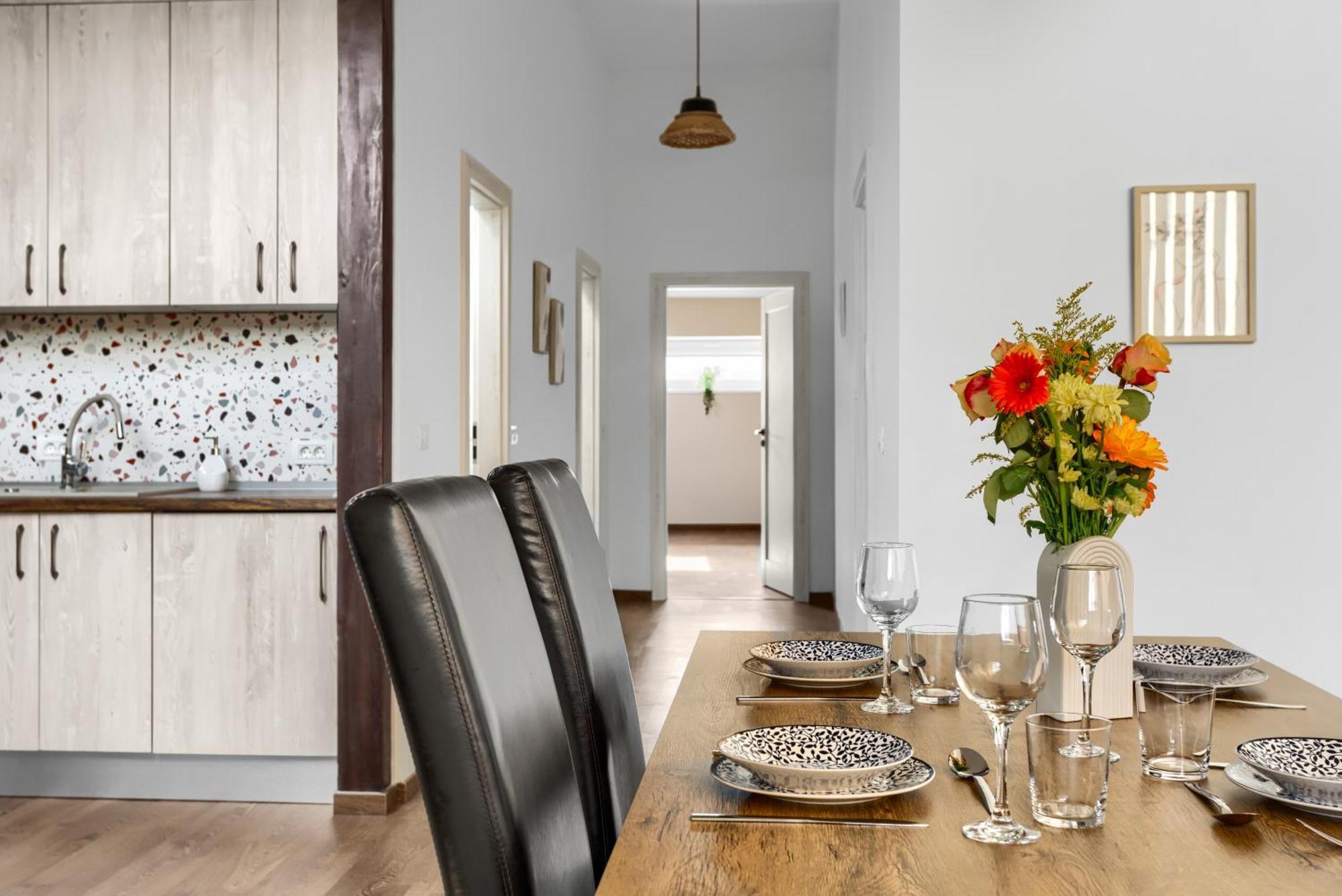 Ari Central Grand Apartments - Luxurious Stay อาราด ภายนอก รูปภาพ