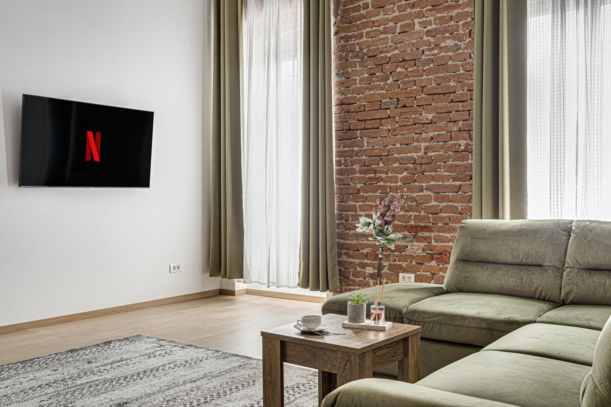 Ari Central Grand Apartments - Luxurious Stay อาราด ภายนอก รูปภาพ